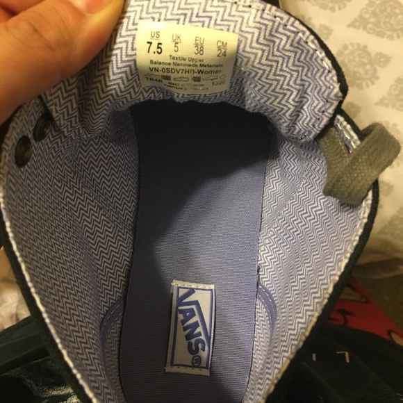 Vans - Picture 4 of 8